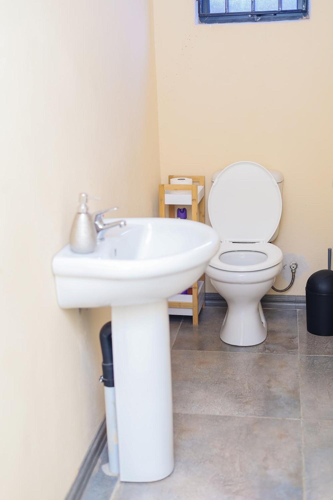 Stylish Self Catering Unit In Maseru Cbd Eksteriør billede
